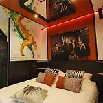 Apartman Naturist Cap Carbone