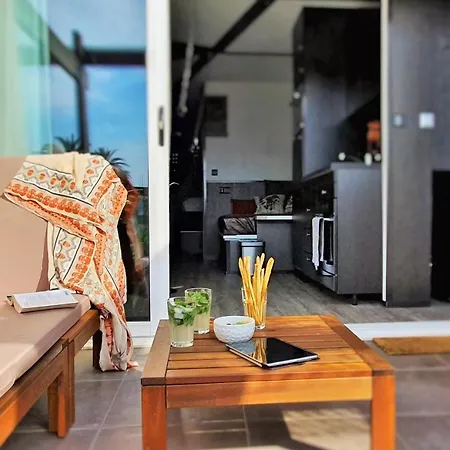 Naturist Cap Carbone * אגדה